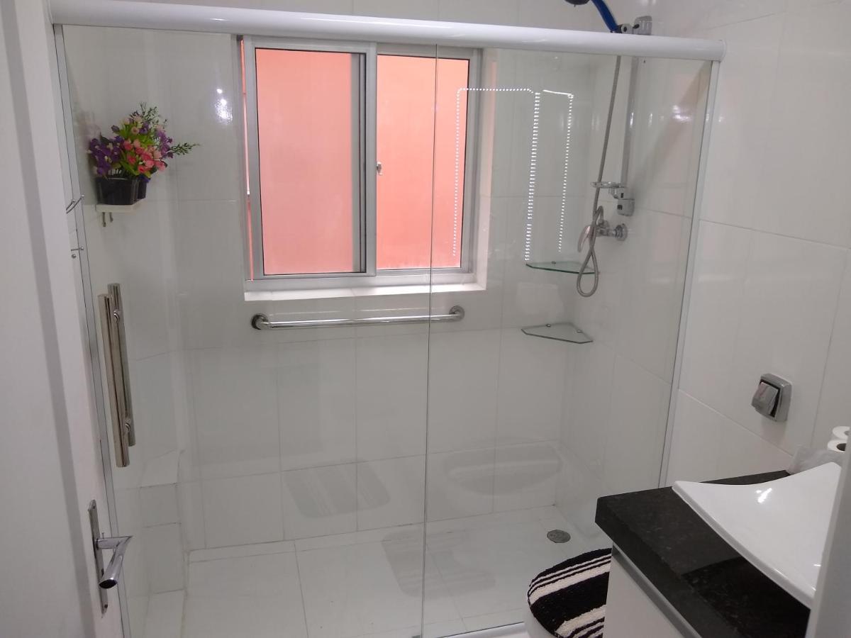 Cama em Dormitório Misto com 8 Camas