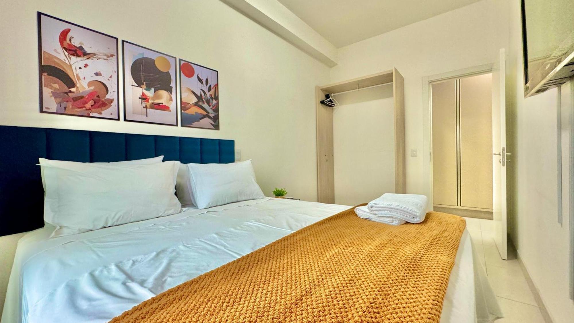 Apartamento de 2 Quartos com Varanda