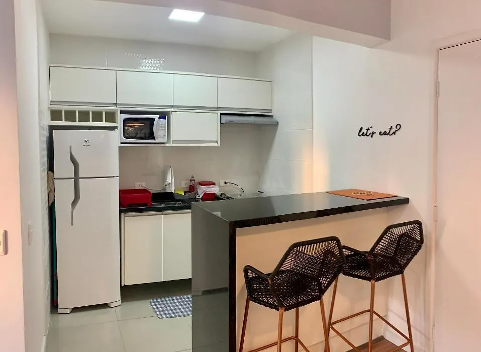 Apartamento Encantador: Vista Privilegiada no Bigorrilho-1