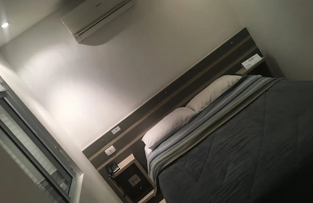 Hollyster Hotel-1