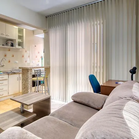 Otimo Apartamento No Centro Mobiliado E Com Garagem-2