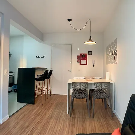 Apartamento Encantador: Vista Privilegiada no Bigorrilho-3