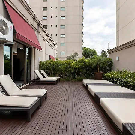 Luxuoso Apt Batel - 4 Minutos do Shopping Pátio Batel c/ Garagem, Piscina, Sauna e Academia-2