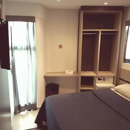 Hollyster Hotel-2